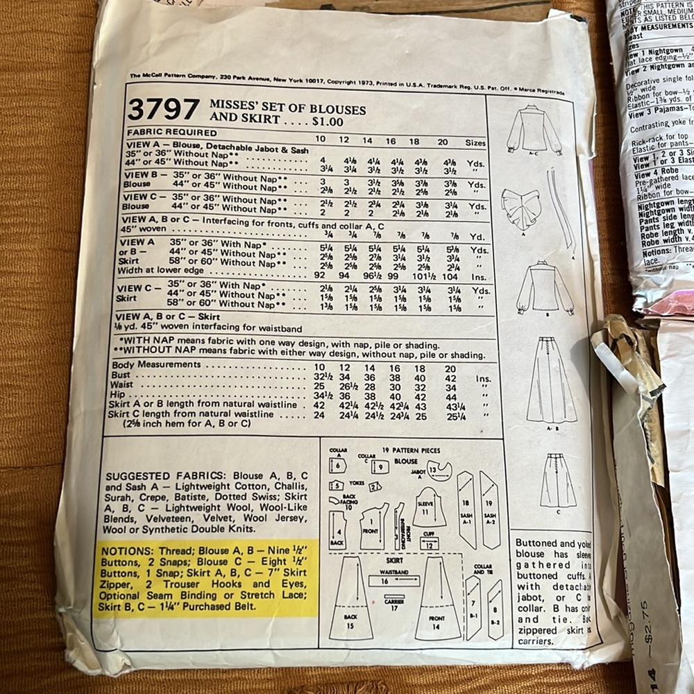 Vintage sewing patterns lot of 3 - Picture 6 of 8